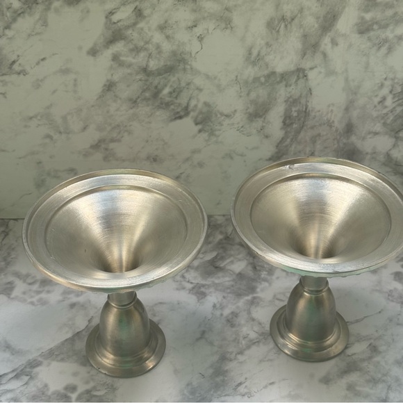 W.B. MFG Weidling Bros. Antique Stamped Set of 2 Silver Candle Holders, 1 229 - Picture 9 of 12